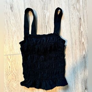 Cute Cropped Tank... Perfect for any fancy or casual event!! 🖤